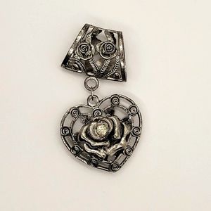 Scarf Necklace Jewelry, Crystal, and Silver Coloring, Heart & Roses.